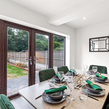 Walsall - 4 Bedroom House, Wi-Fi, Garden , Sleeps 8 - Jrr Stays Bescot Esterno foto