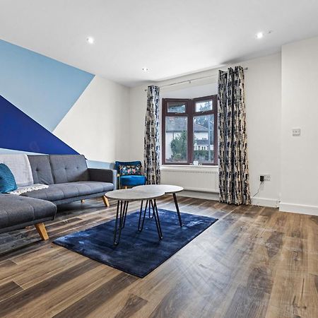 Walsall - 4 Bedroom House, Wi-Fi, Garden , Sleeps 8 - Jrr Stays Bescot Esterno foto