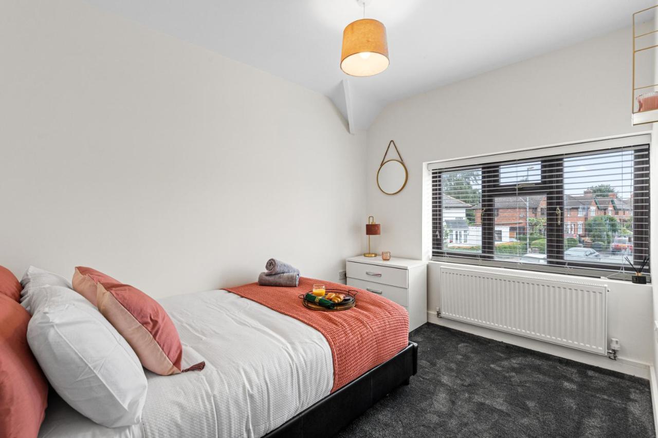 Walsall - 4 Bedroom House, Wi-Fi, Garden , Sleeps 8 - Jrr Stays Bescot Esterno foto