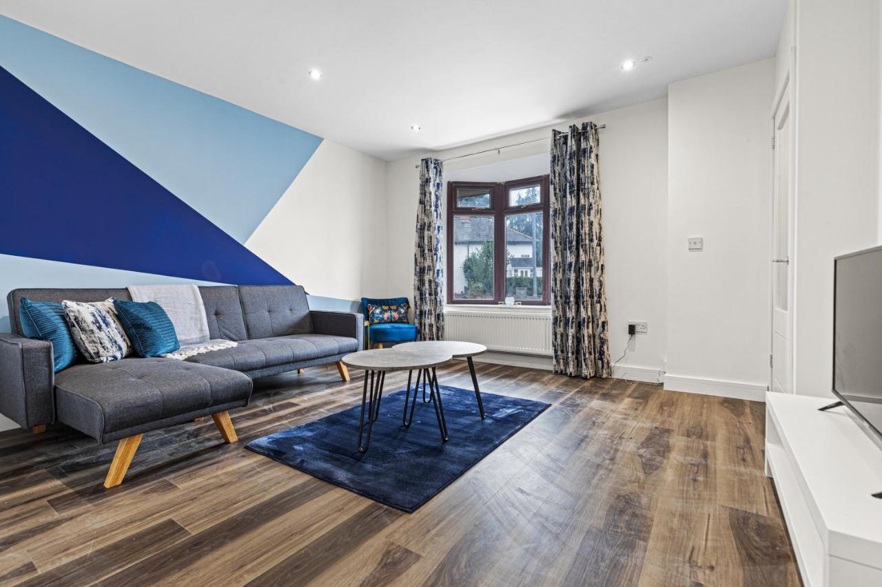 Walsall - 4 Bedroom House, Wi-Fi, Garden , Sleeps 8 - Jrr Stays Bescot Esterno foto